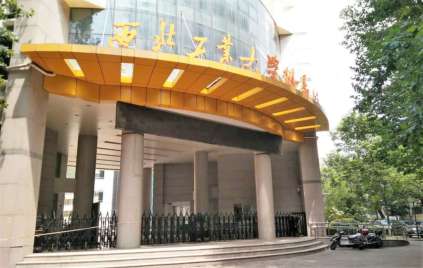 學(xué)校家具采購注意事項