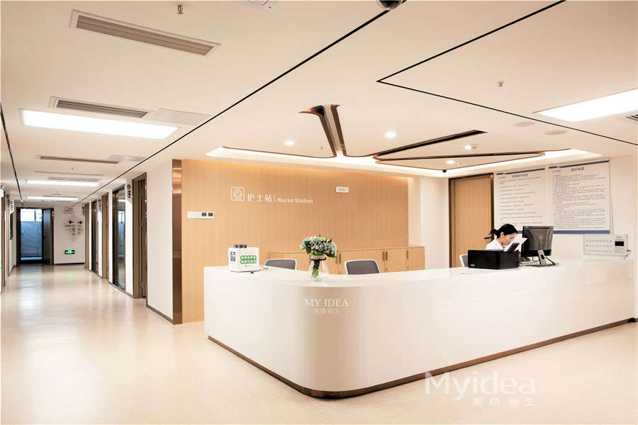 <b>不同科室醫(yī)用診桌設(shè)計(jì)如何滿足患者的需求</b>